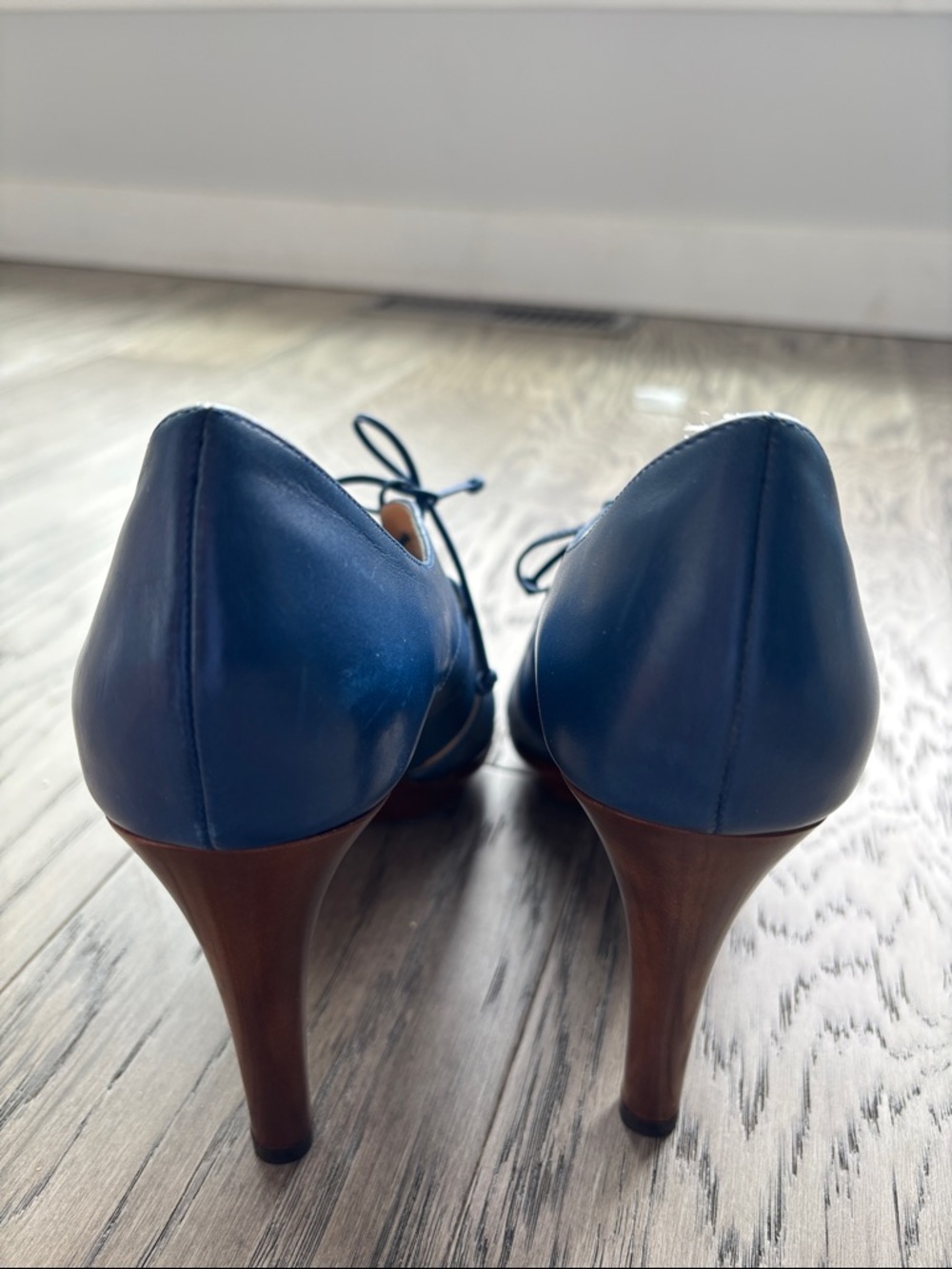 Bottega Veneta Blue Leather Lace-Up Pointed-Toe Heels - Picture 3 of 12